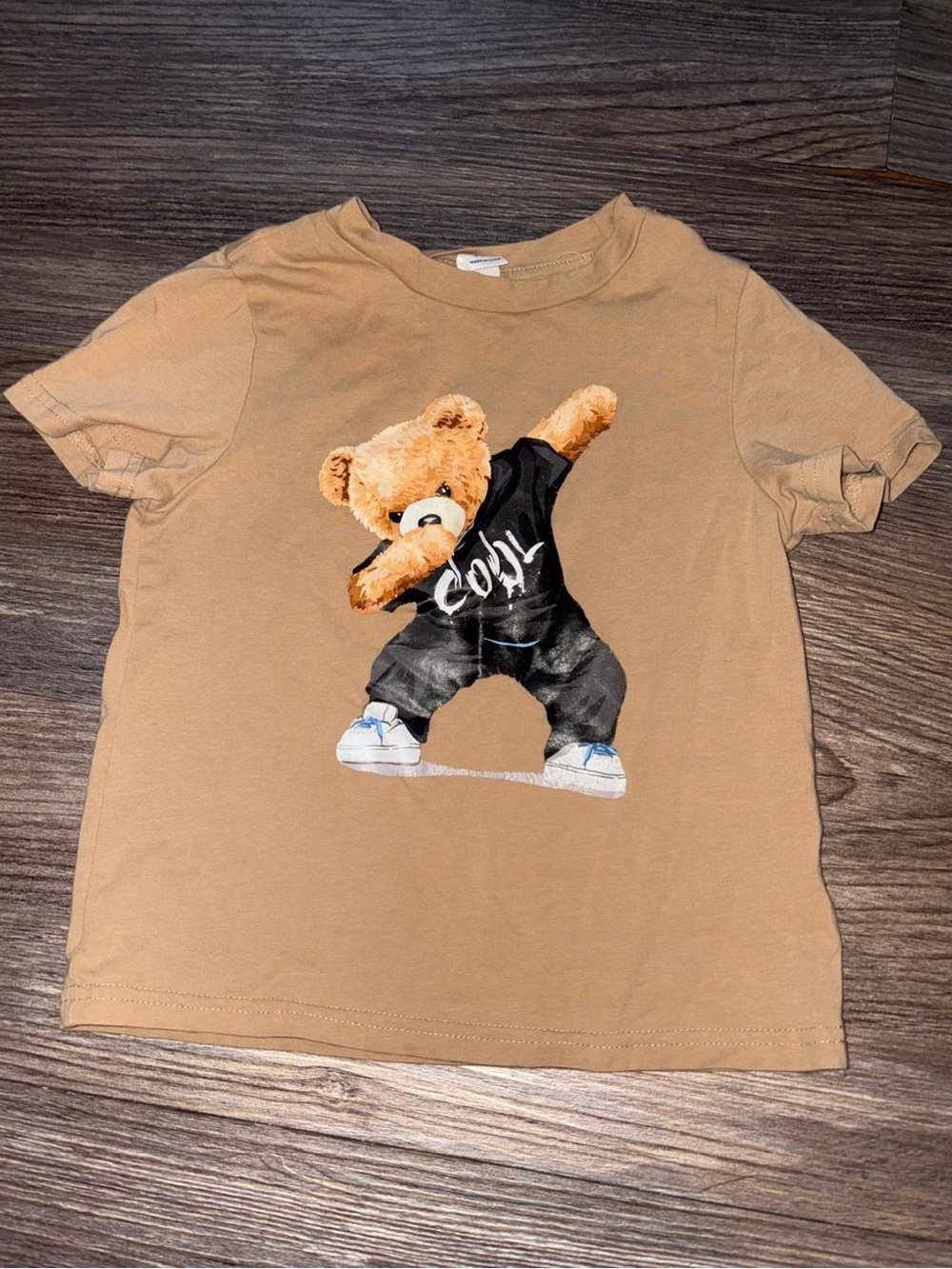 SHEIN Tan Kids Dabbing Bear Graphic Tee Size 2-3 years old